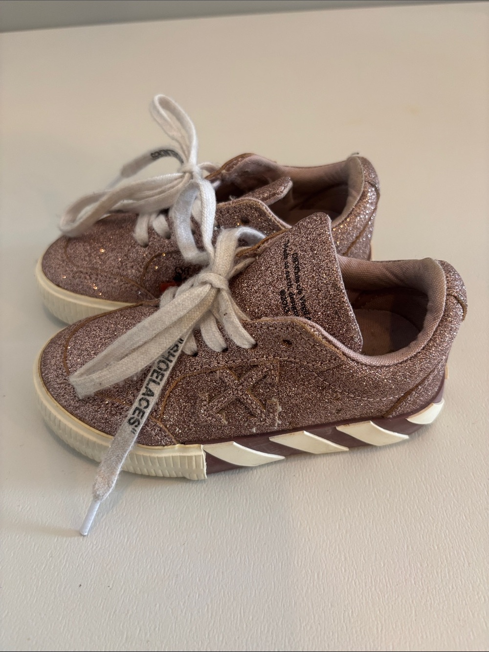 Off-White Kids Glitter Low-Top Sneakers in Rose
